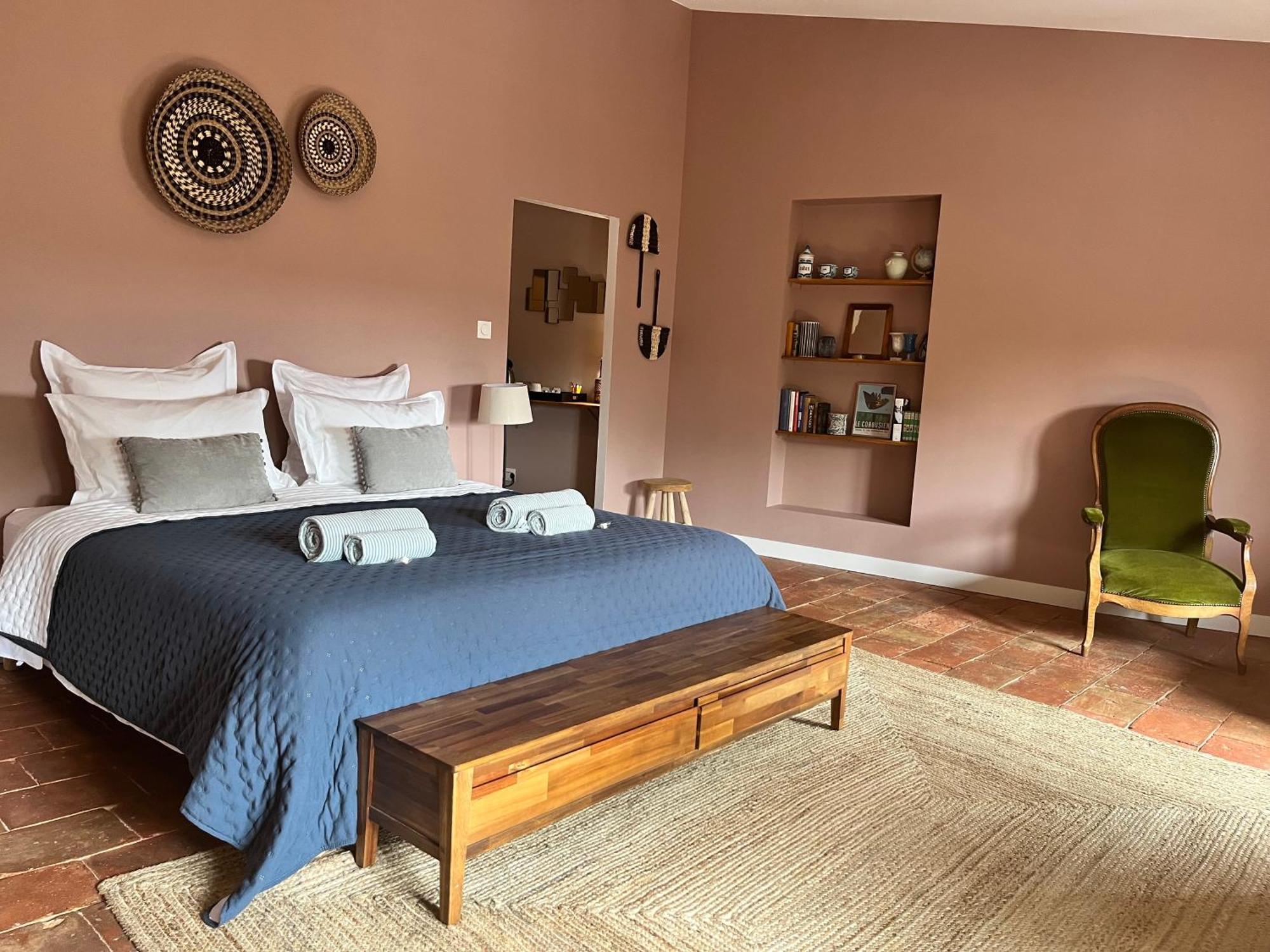 Le Domaine De Bed & Breakfast Villespy