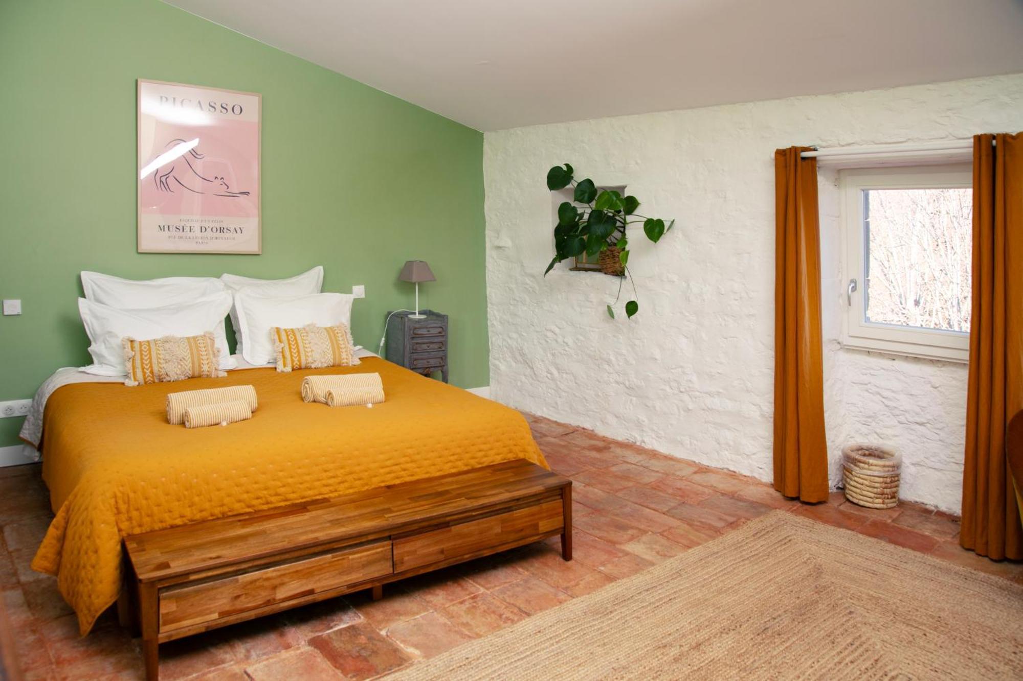 Le Domaine De Bed & Breakfast Villespy